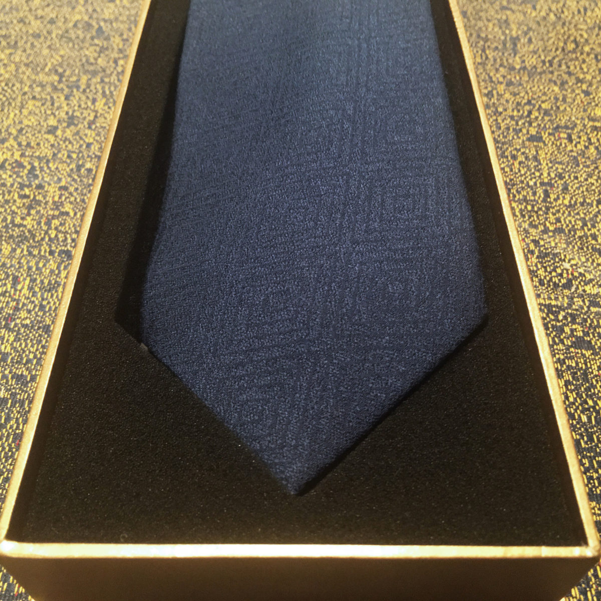 gift,tie,blue,navy,silk,gift box,luxury